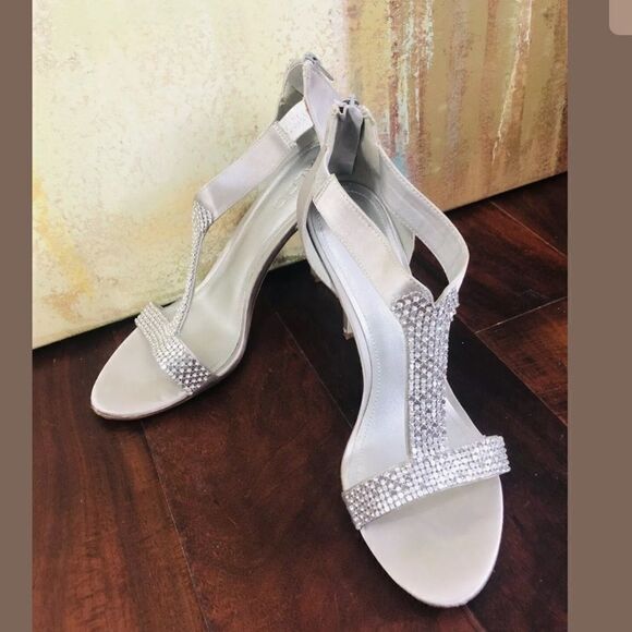 Aldo Embellished Ankle Zipper T Strap Heels 10 - Picture 1 of 7